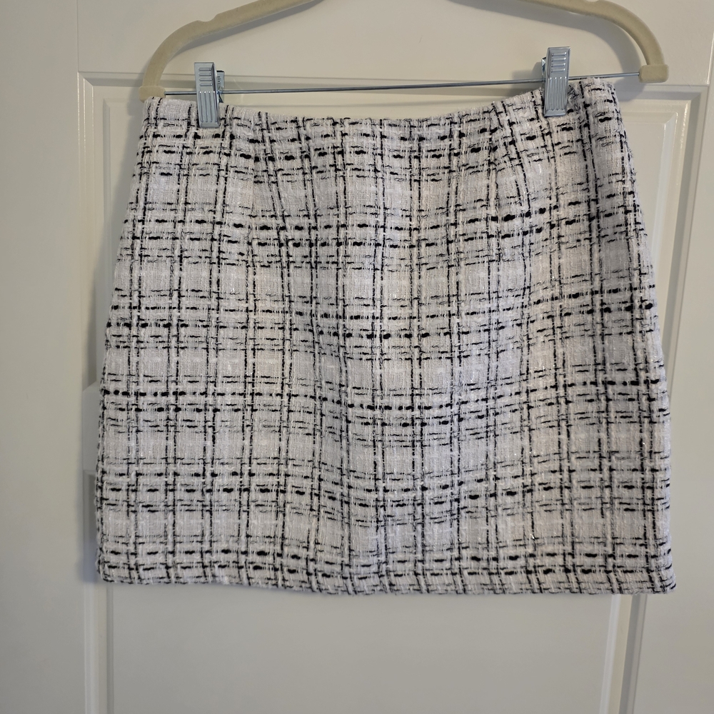Classic Black and White Plaid Skirt